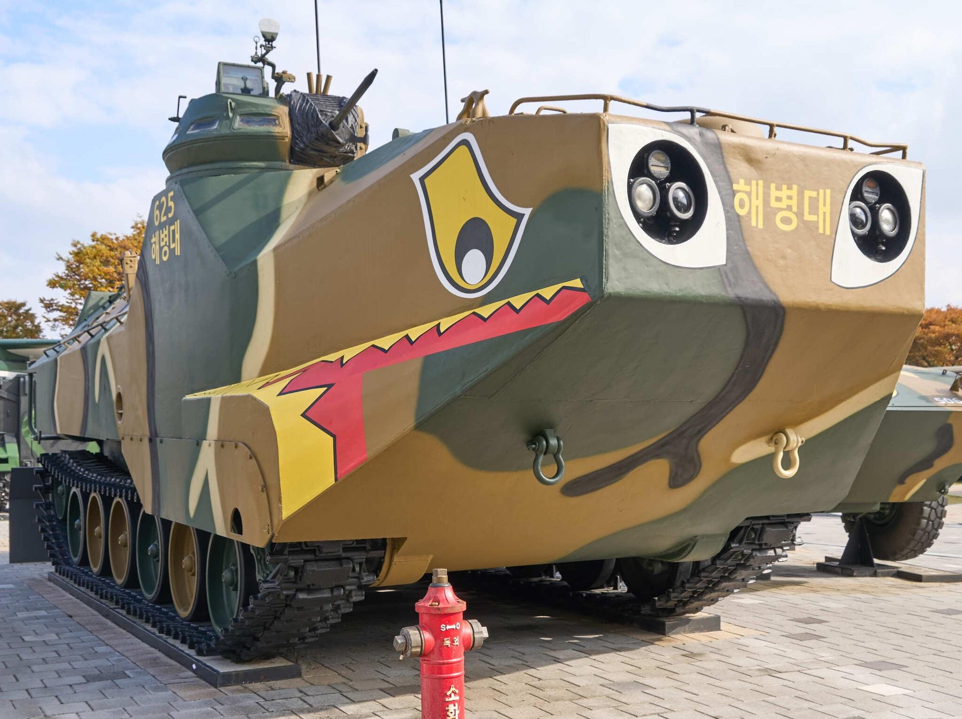 LVTP-7 Korean APC - Exterior and Interior