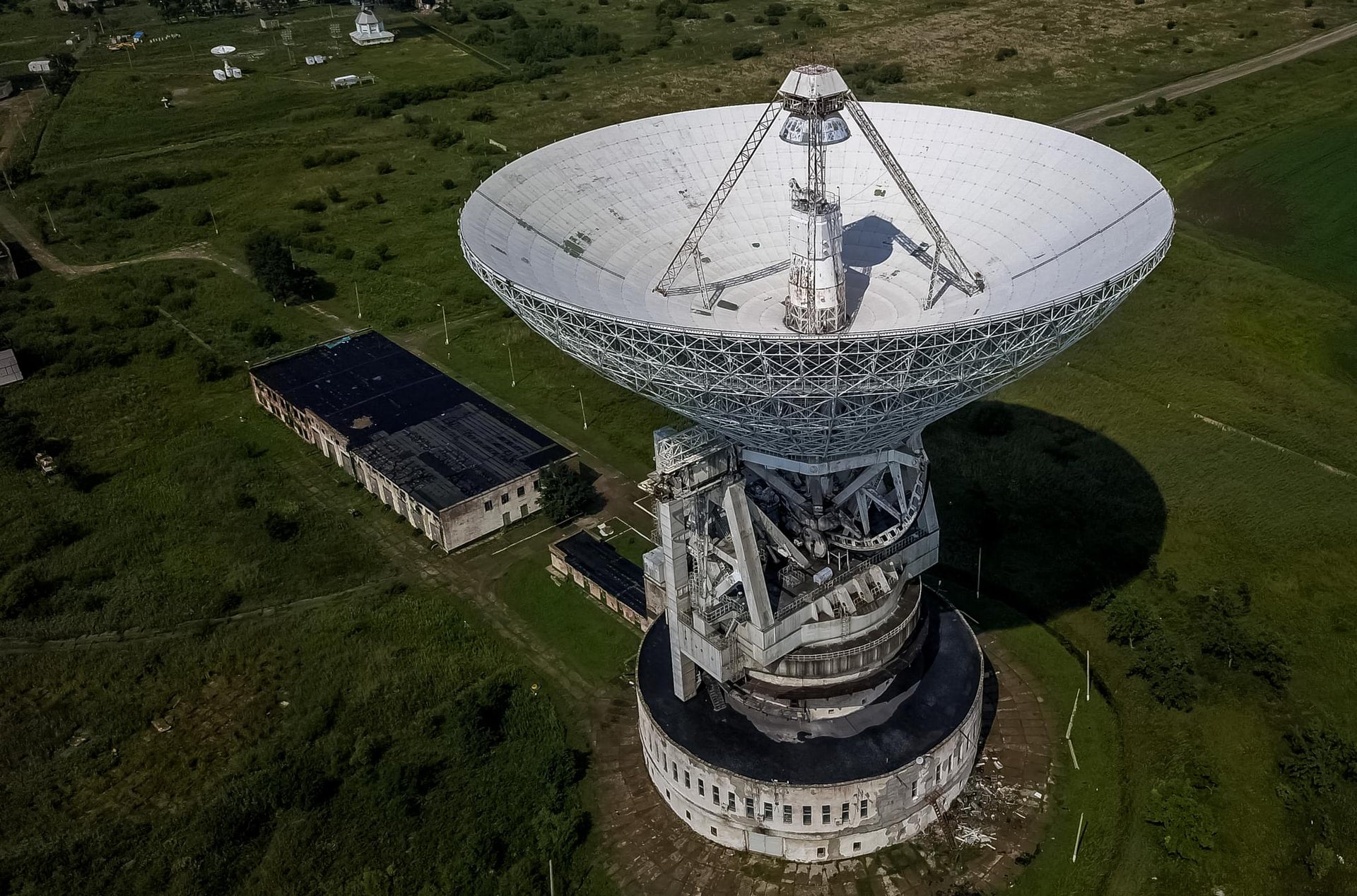 Radio Telescopes