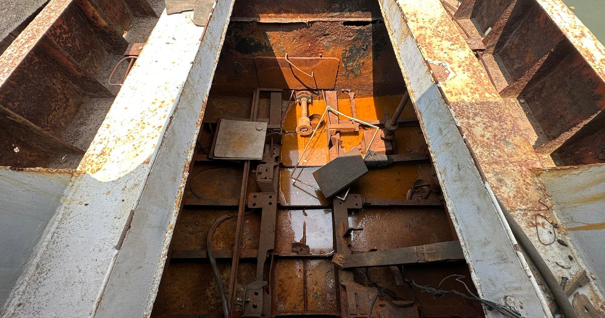 96 photos of Tiny Rusty Boat – Fotoref