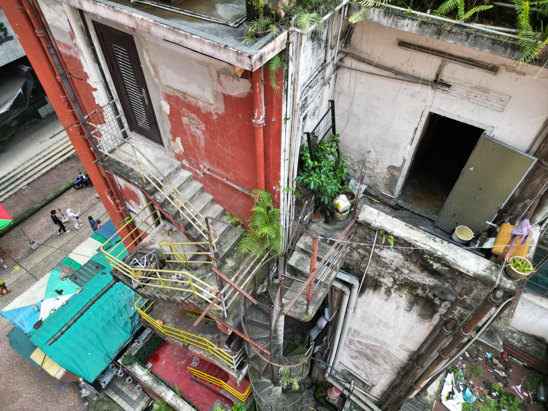 Scenic Slums Corner Building